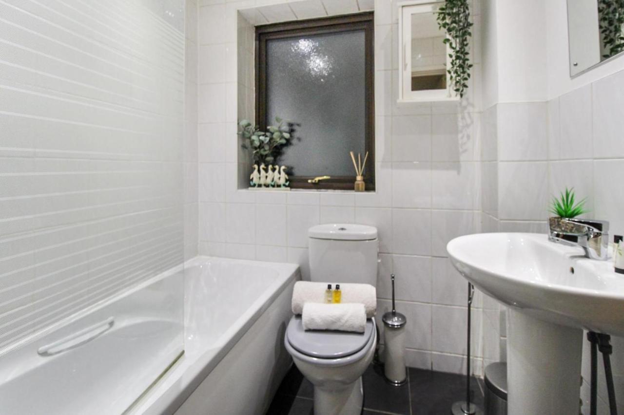 Comfortable 2 Bedroom House With Free Parking Nottingham Zewnętrze zdjęcie