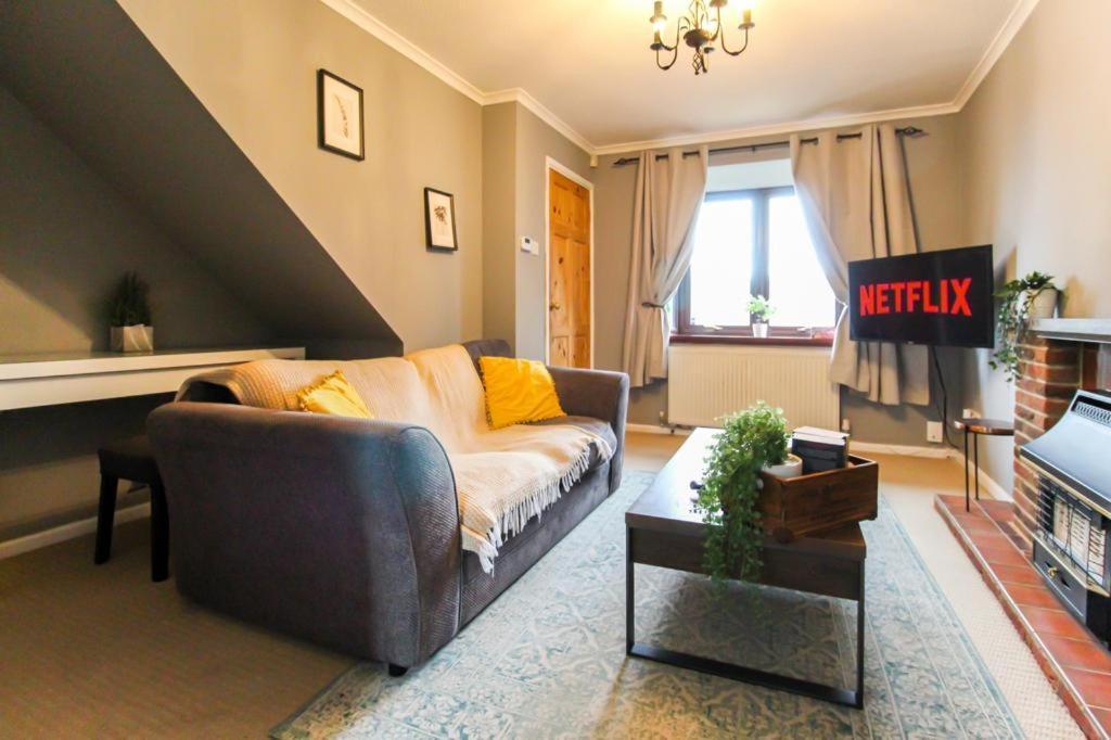 Comfortable 2 Bedroom House With Free Parking Nottingham Zewnętrze zdjęcie